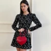 Платье силуэтное мини